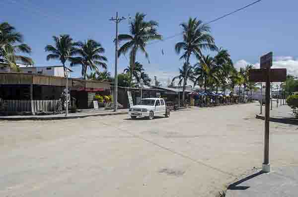 38 - Ecuador - islas Galapagos - isla Isabela - Puerto Villamil